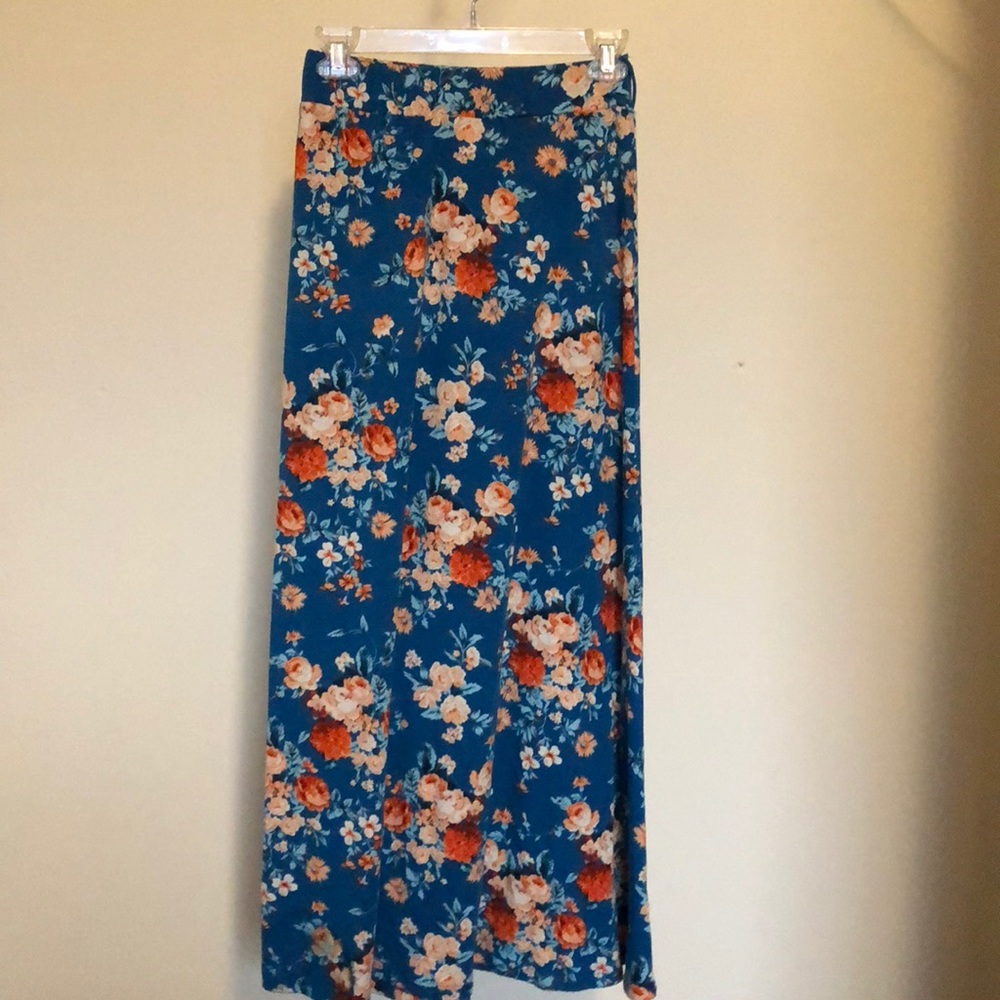 XS Xhilaration maxi skirt